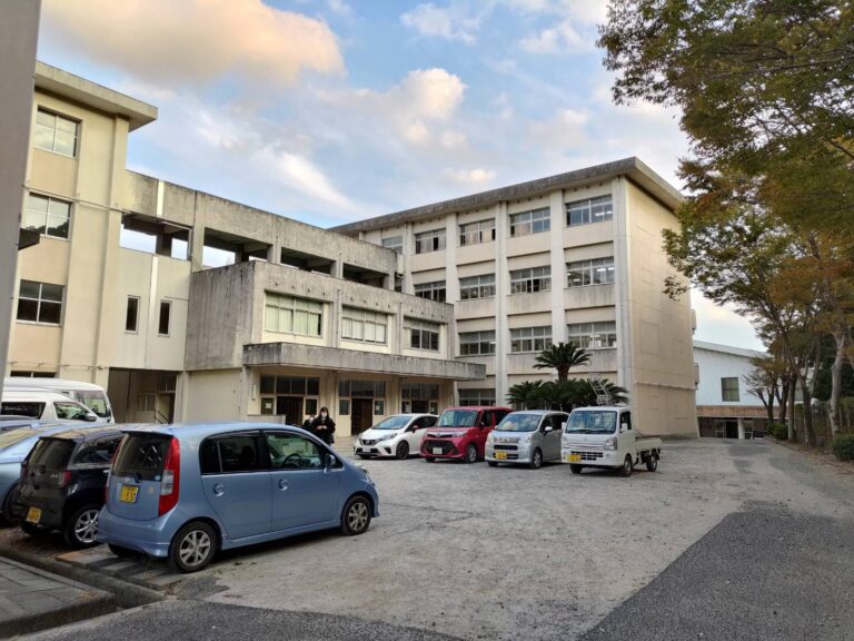 卒業した高校に呼ばれて仕事の話してきたら校長が熱い人だった。