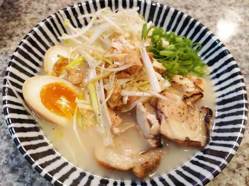 袋麺を超絶うまくする俺のラーメントッピングレシピを見てくれ